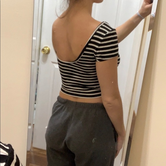 3 for $25 - Cropped guess stripped top - Picture 5 of 8